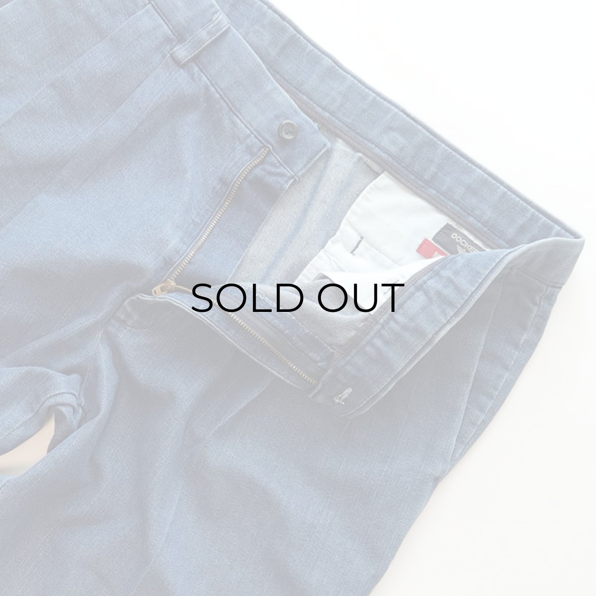 画像4: DOCKERS COTTON POLYESTER DENIM TUCK PANTS 【W36 程度】 (4)
