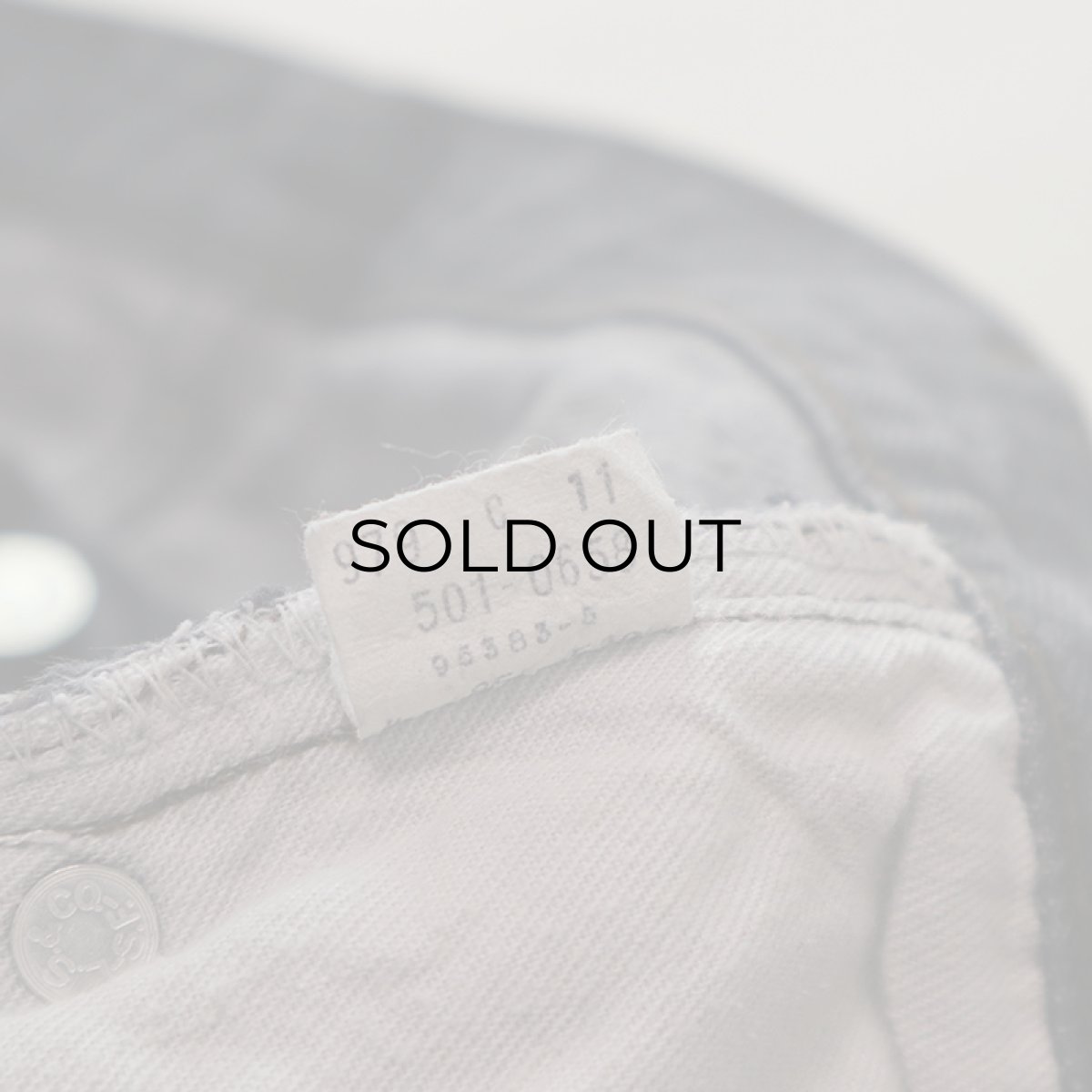 画像8: 80's LEVI'S 501 BLACK DENIM PANTS "made in USA" "INSEAM SINGLE"【W28 x L30 程度】 (8)