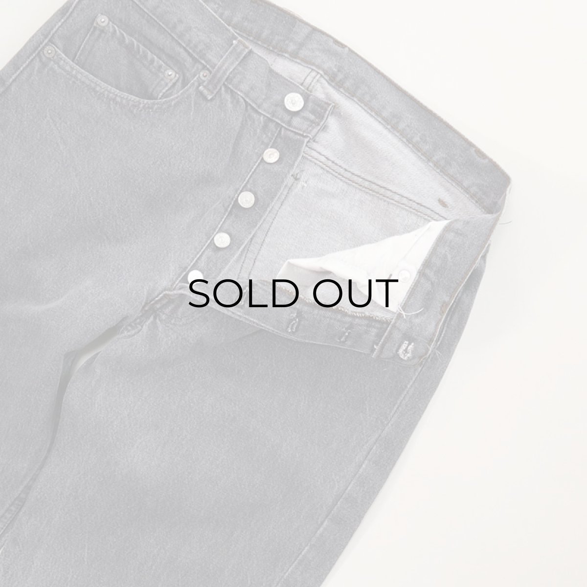 画像4: 80's LEVI'S 501 BLACK DENIM PANTS "made in USA"【W33 x L36 程度】 (4)