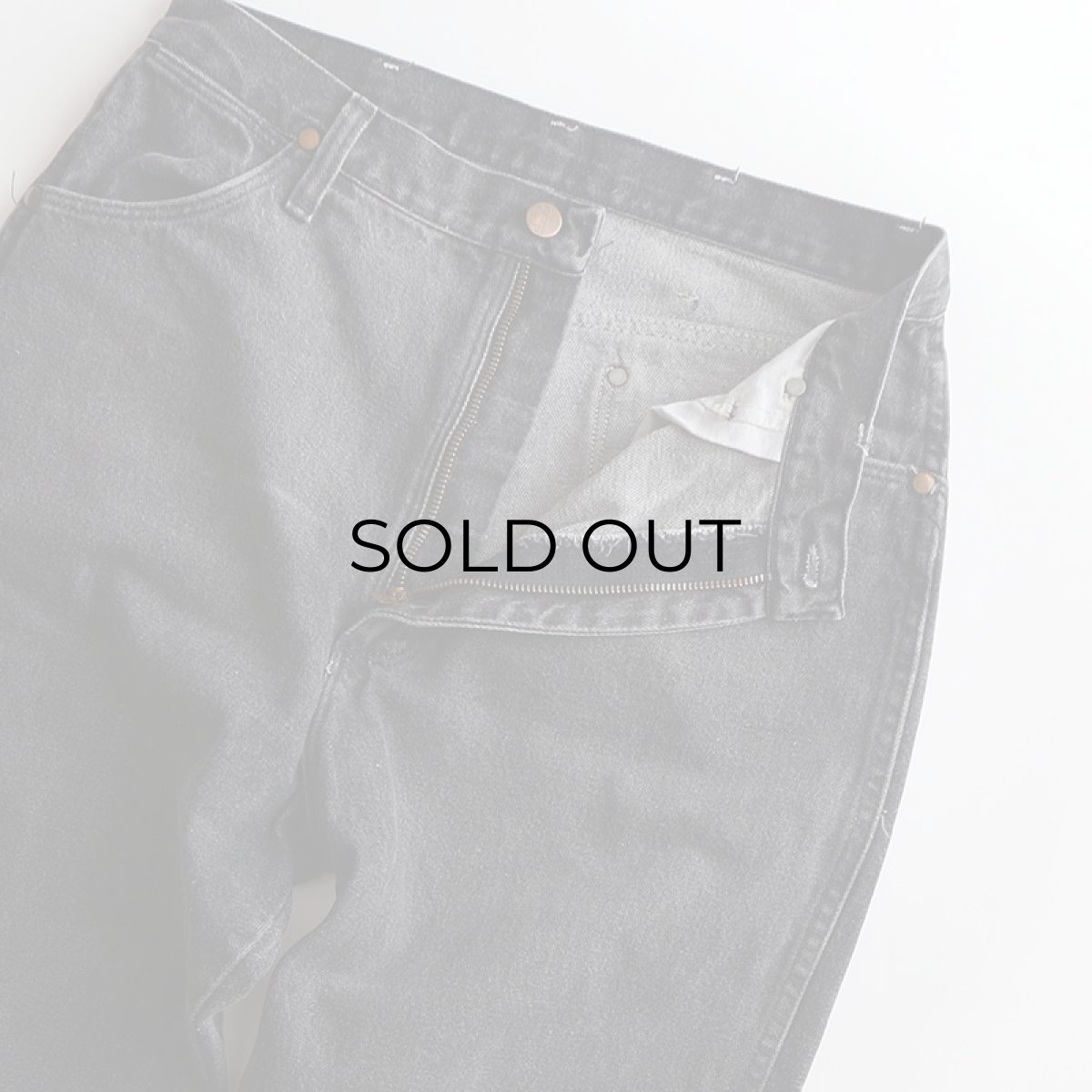 画像4: 80's Wrangler 13MBKG BLACK BROKEN DENIM 5P STRAIGHT PANTS "MADE IN USA" 【W32 x L32 程度】 (4)