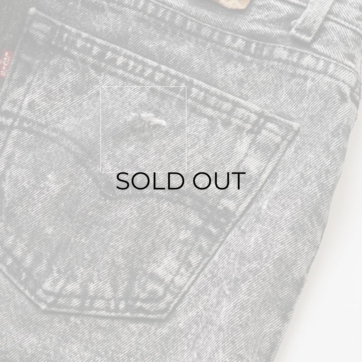 画像9: LEVI'S 501 ACID WASHED BLACK DENIM PANTS "made in USA" 【W34 x L36 程度】 (9)