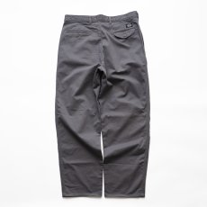 画像2: 〜90's DOCKERS COTTON TWILL TUCK PANTS【W36 x L32 程度】 (2)