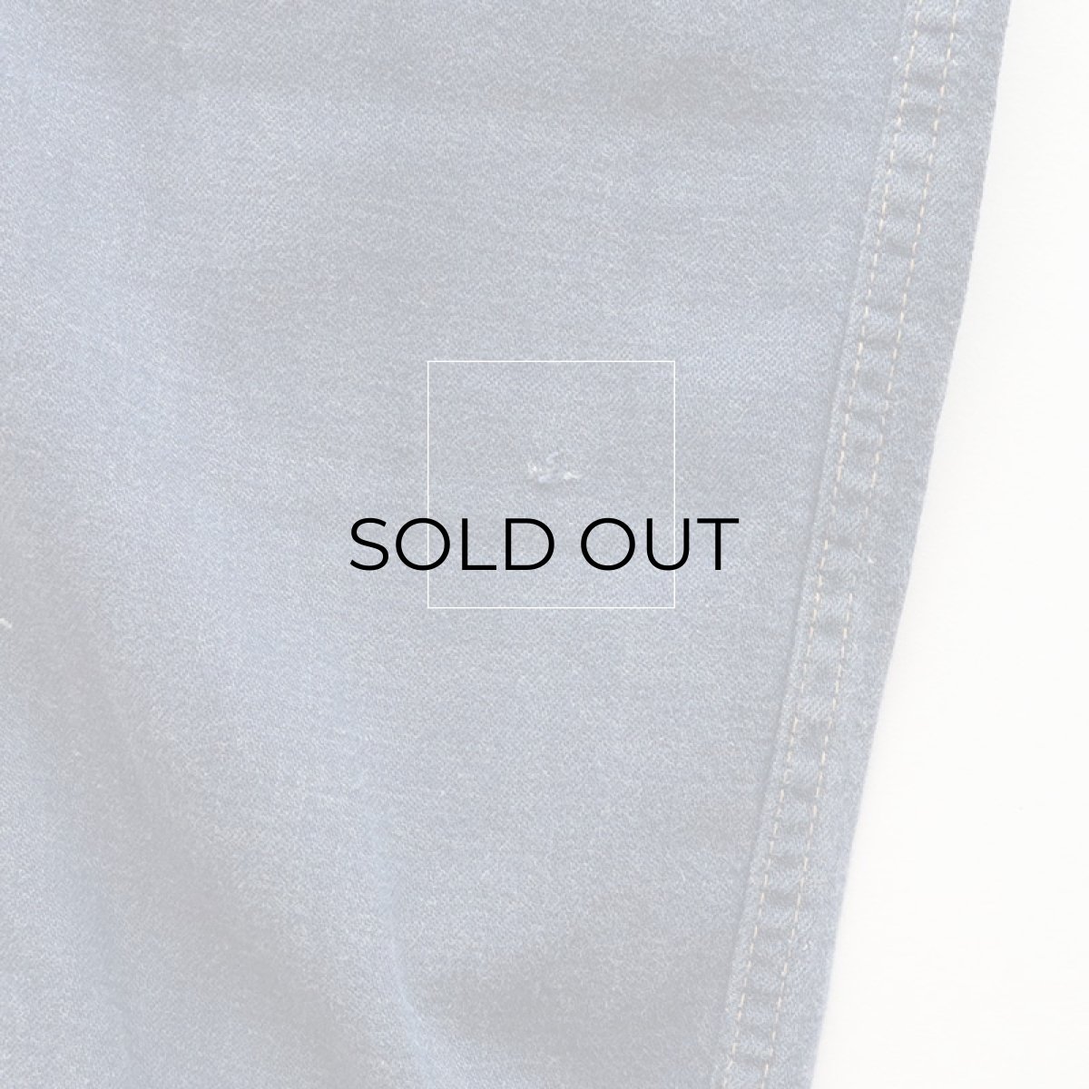 右足ふくらはぎ付近にキズ