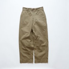 画像1: 60's US MILITARY COTTON TWILL KHAKI TROUSERS【W28 x L26 程度】 (1)