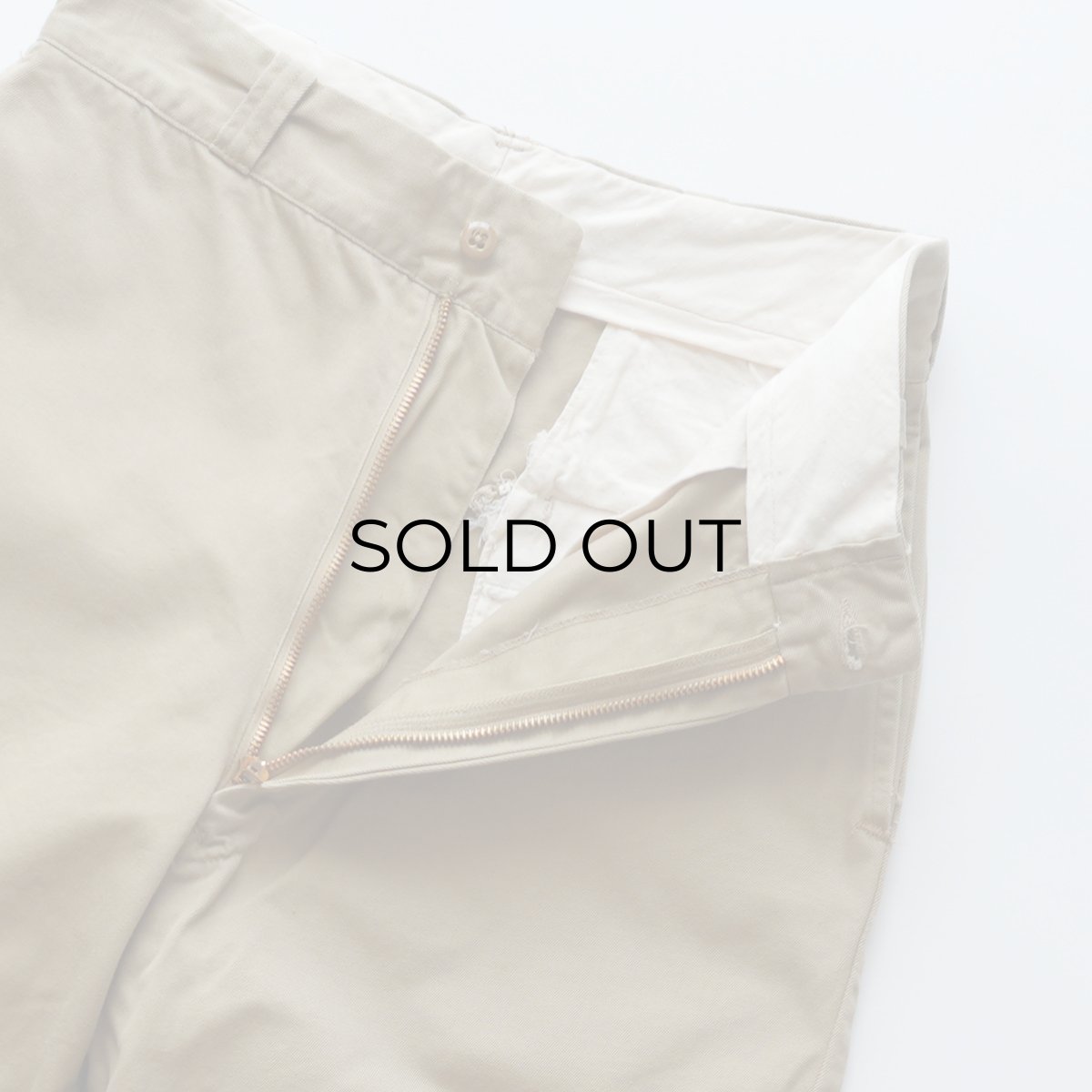 画像4: 60's US MILITARY COTTON TWILL KHAKI TROUSERS【W28 x L26 程度】 (4)