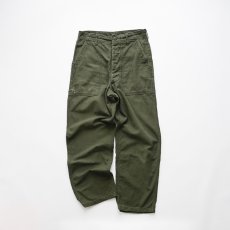 画像1: 60's US ARMY COTTON SATEEN UTILITY BAKER PANTS with PATCH【SIZE W28 x L27 程度】 (1)