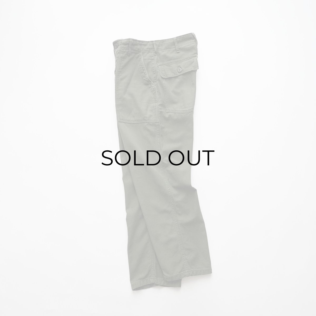 画像2: 60's US ARMY COTTON SATEEN UTILITY BAKER PANTS with PATCH【SIZE W28 x L27 程度】 (2)