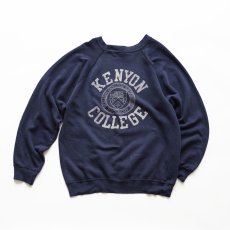 画像1: 70's UNKNOWN BRAND FLOCK PRINT CREW NECK SWEAT "KENYON COLLEGE" (1)