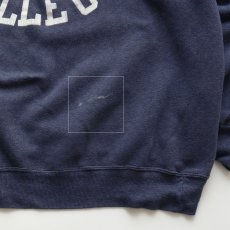 画像8: 70's UNKNOWN BRAND FLOCK PRINT CREW NECK SWEAT "KENYON COLLEGE" (8)