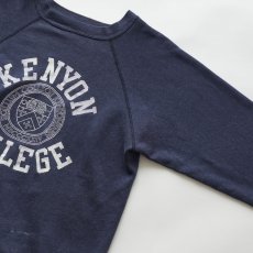 画像3: 70's UNKNOWN BRAND FLOCK PRINT CREW NECK SWEAT "KENYON COLLEGE" (3)