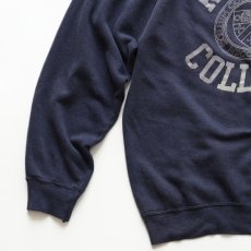 画像4: 70's UNKNOWN BRAND FLOCK PRINT CREW NECK SWEAT "KENYON COLLEGE" (4)