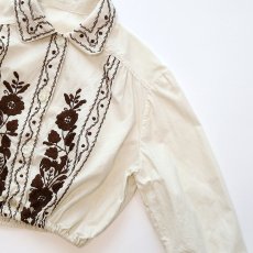 画像4: OLD UNKNOWN BRAND COTTON EMBROIDERED CROPPED BLOUSE (4)