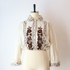 画像14: OLD UNKNOWN BRAND COTTON EMBROIDERED CROPPED BLOUSE (14)