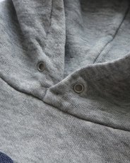 画像9: 80's Disney CASUALS "MICKEY" PRINT 2-TONE SWEAT PULLOVER PARKA (9)