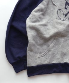 画像4: 80's Disney CASUALS "MICKEY" PRINT 2-TONE SWEAT PULLOVER PARKA (4)
