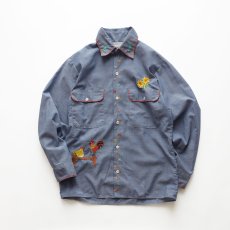 画像1: 70's BIG MAC COTTON POLYESTER CHAMBRAY HAND EMBROIDERED CUSTOM SHIRT (1)