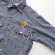 画像3: 70's BIG MAC COTTON POLYESTER CHAMBRAY HAND EMBROIDERED CUSTOM SHIRT (3)