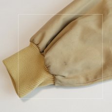 右手首に汚れ