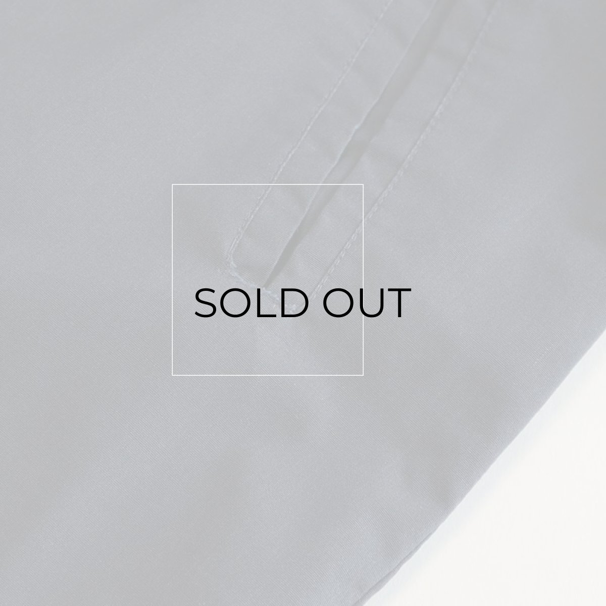 左ポケットに縫い直しあと