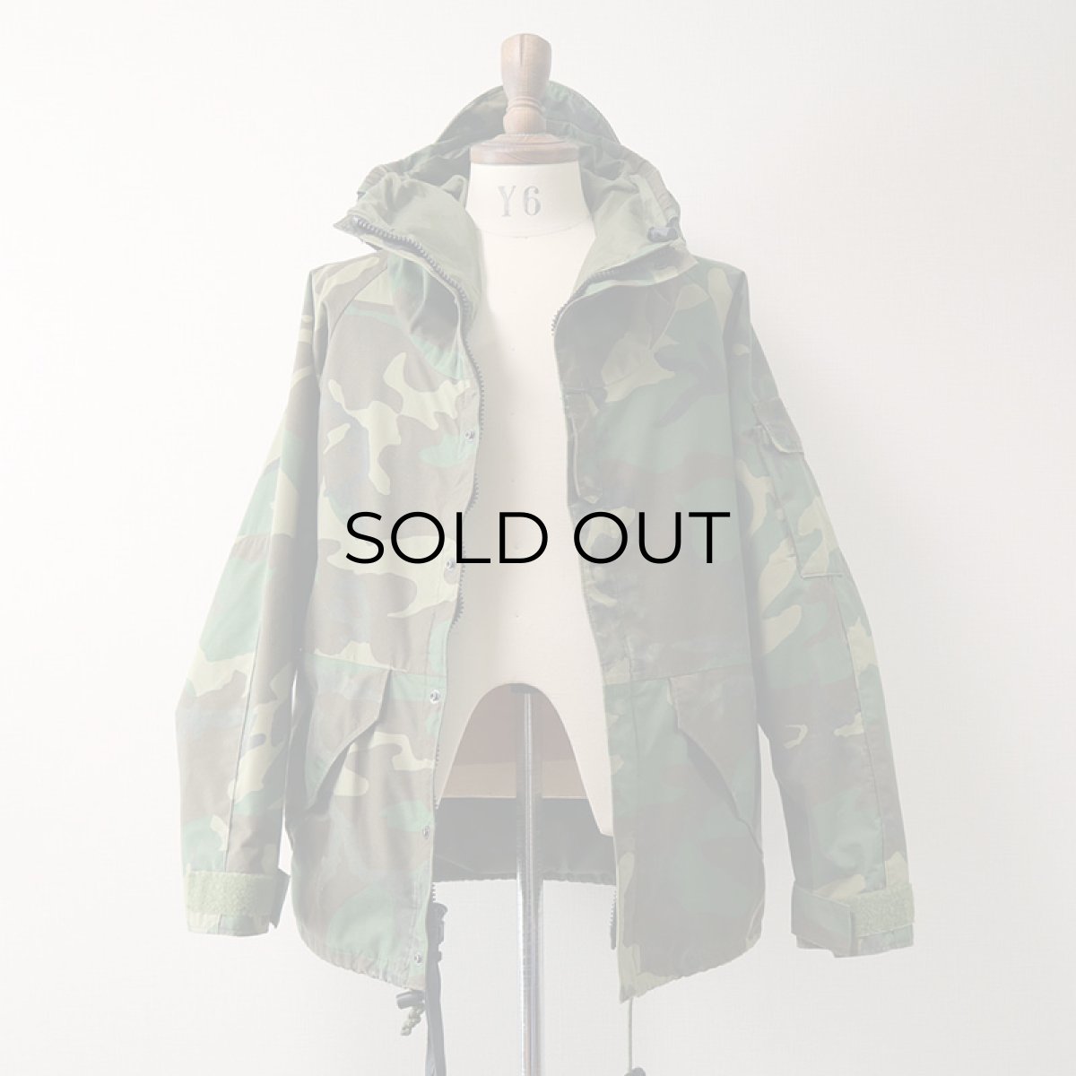 画像4: 80's US ARMY GORE-TEX WOODLAND CAMOUFLAGE EXTENDED COLD WEATHER PARKA "1st type" 【SMALL - SHORT】 (4)