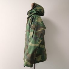 画像2: 80's US ARMY GORE-TEX WOODLAND CAMOUFLAGE EXTENDED COLD WEATHER PARKA "1st type" 【SMALL - SHORT】 (2)