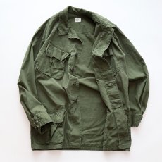 画像2: 60's US ARMY COTTON POPLIN JUNGLE FATIGUE JACKET "5th MODEL"【SIZE : MEDIUM-LONG】 (2)