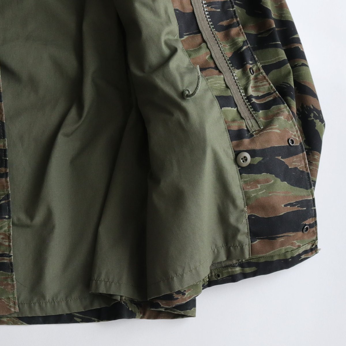 画像6: 〜00's ALPHA M-65 style TIGER STRIPE CAMOUFLAGE FIELD JACKET "MADE IN USA" 【SIZE : SMALL-REGULAR】 (6)