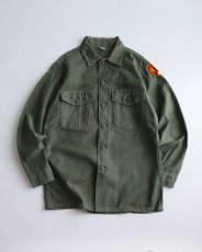 画像1: 60's US ARMY COTTON SATEEN UTILITY SHIRT JACKET with PATCH (1)
