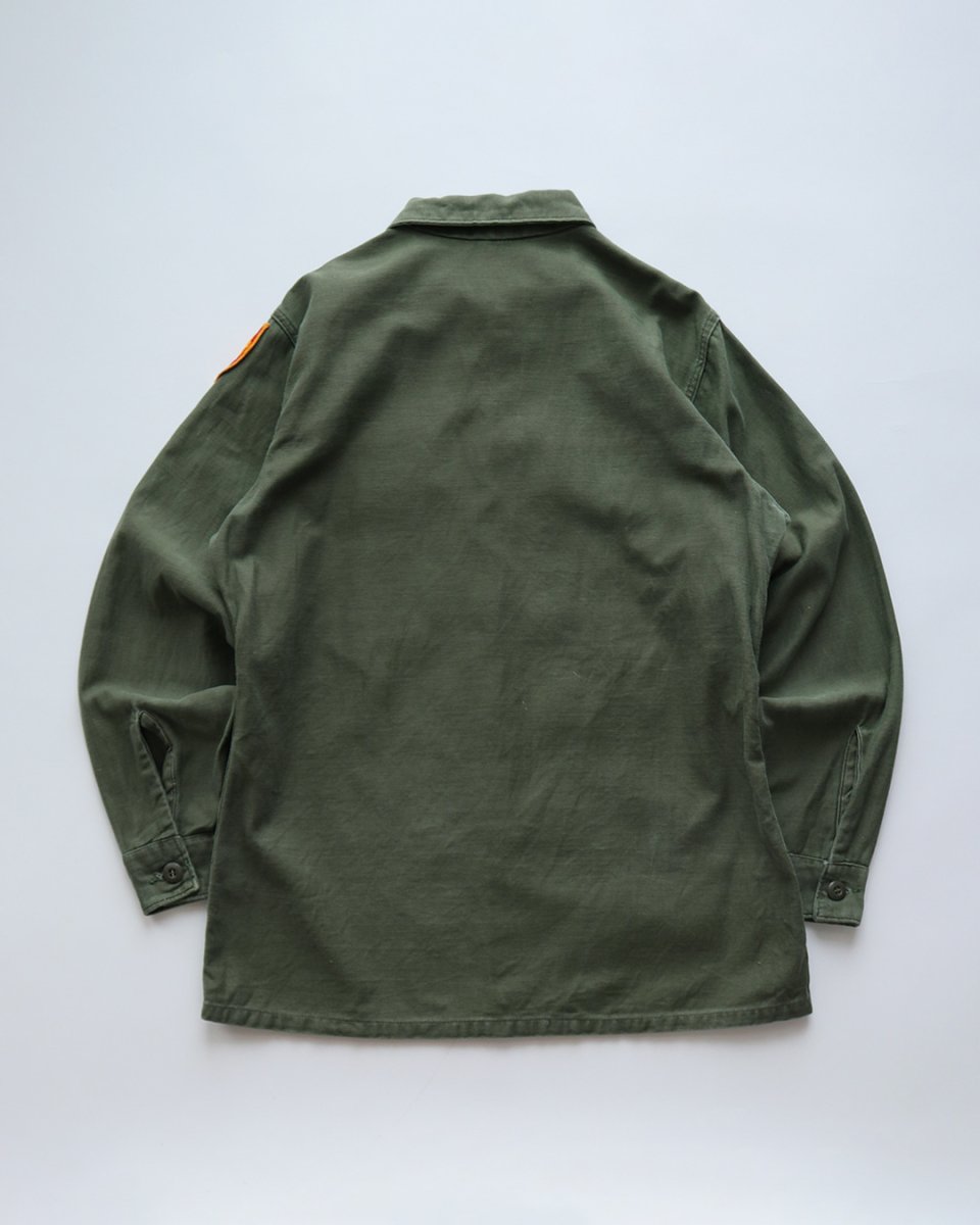 画像3: 60's US ARMY COTTON SATEEN UTILITY SHIRT JACKET with PATCH (3)