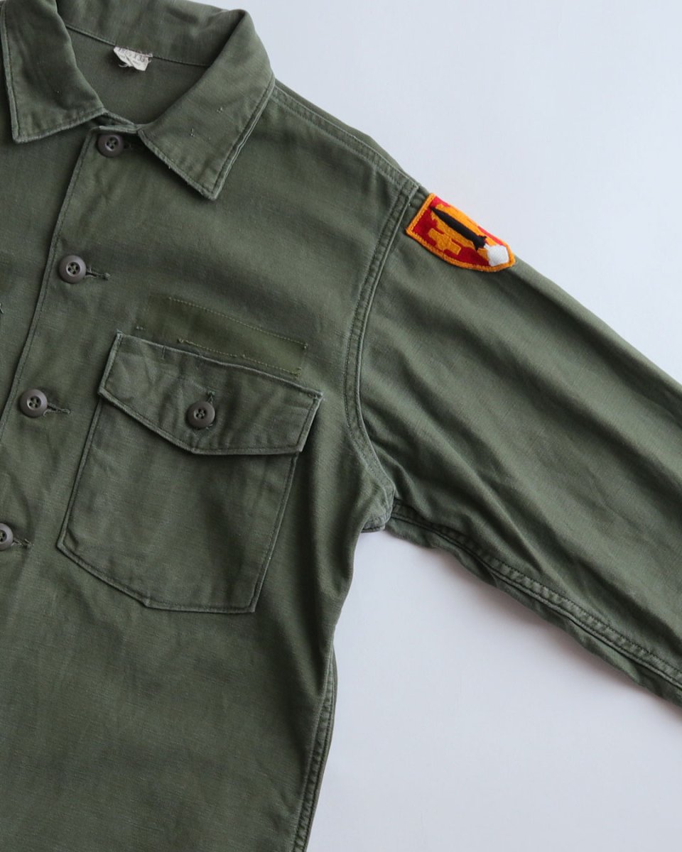 画像4: 60's US ARMY COTTON SATEEN UTILITY SHIRT JACKET with PATCH (4)