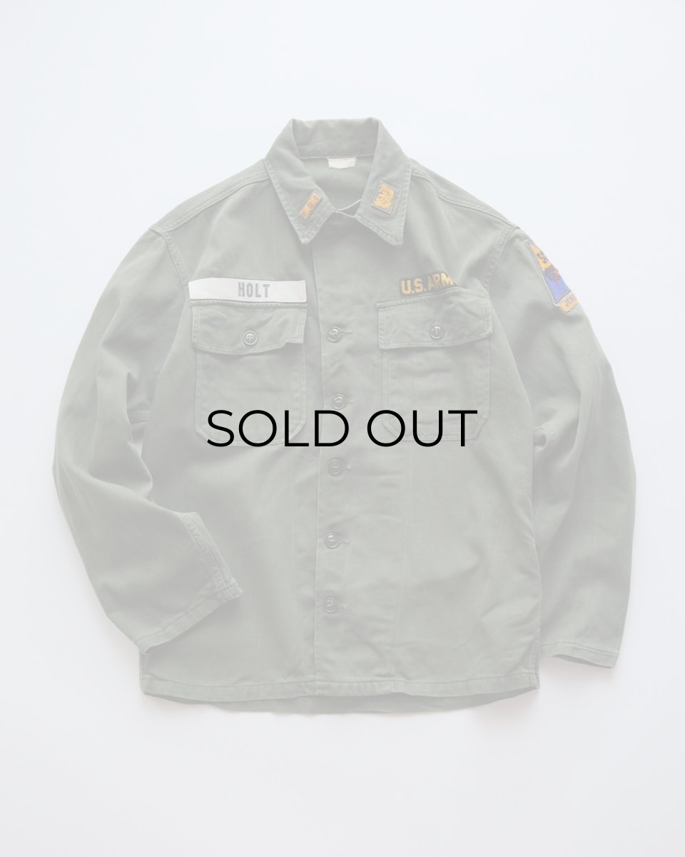 画像1: 60's US ARMY COTTON SATEEN UTILITY SHIRT JACKET with PATCH "1st MODEL" (1)