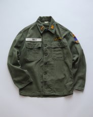 画像1: 60's US ARMY COTTON SATEEN UTILITY SHIRT JACKET with PATCH "1st MODEL" (1)