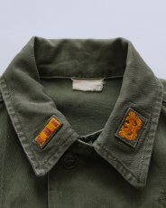 画像6: 60's US ARMY COTTON SATEEN UTILITY SHIRT JACKET with PATCH "1st MODEL" (6)