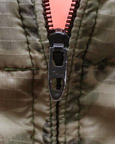 画像7: 〜80's 10X RIP-STOP NYLON PRINT DUCK HUNTER CAMOUFLAGE ZIP DOWN VEST "MADE IN USA" (7)