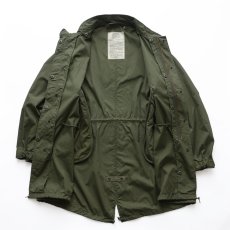 画像2: 70's US ARMY M-65 COTTON NYLON POPLIN EXTREME COLD WEATHER SHELL COAT 【MEDIUM - REGULAR】 (2)