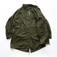 画像2: 70's US ARMY M-65 COTTON NYLON POPLIN EXTREME COLD WEATHER SHELL COAT "MINT CONDITION" 【SMALL - REGULAR】 (2)