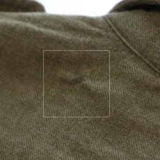 背中側左肩に小さなキズ