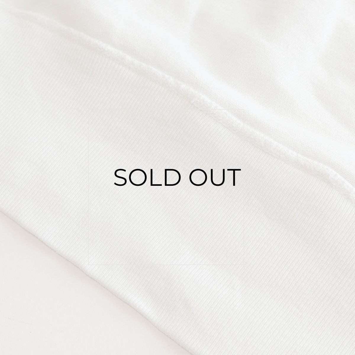 裾リブに薄っすらとシミ