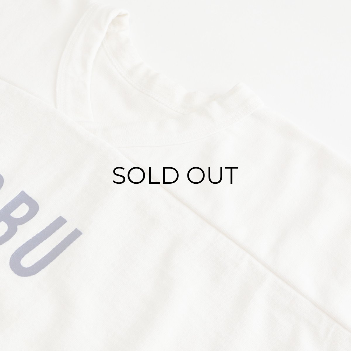 襟ぐりにうっすらと黄ばみ