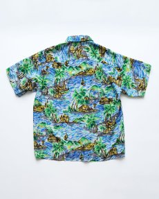 画像2: 60's UNKNOWN BRAND RAYON ALL OVER PATTERN S/S LOOP COLLAR HAWAIIAN SHIRT "MADE IN JAPAN" "MINT CONDITION" (2)