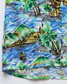 画像4: 60's UNKNOWN BRAND RAYON ALL OVER PATTERN S/S LOOP COLLAR HAWAIIAN SHIRT "MADE IN JAPAN" "MINT CONDITION" (4)