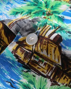 画像8: 60's UNKNOWN BRAND RAYON ALL OVER PATTERN S/S LOOP COLLAR HAWAIIAN SHIRT "MADE IN JAPAN" "MINT CONDITION" (8)