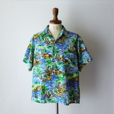 画像1: 60's UNKNOWN BRAND RAYON ALL OVER PATTERN LOOP COLLAR S/S HAWAIIAN SHIRT "MADE IN JAPAN" "MINT CONDITION" (1)