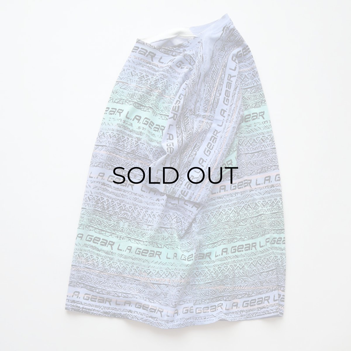 画像2: 〜90's L.A. GEAR COTTON ALL OVER BORDER PATTERN PRINT S/S TEE "MADE IN USA" (2)