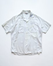 画像2: 〜60's 301 WHITE RAYON BACK EMBROIDERED S/S LOOP COLLAR BOWLING SHIRT "Miss Chipper" (2)