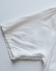画像17: 〜60's 301 WHITE RAYON BACK EMBROIDERED S/S LOOP COLLAR BOWLING SHIRT "Miss Chipper" (17)