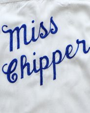 画像5: 〜60's 301 WHITE RAYON BACK EMBROIDERED S/S LOOP COLLAR BOWLING SHIRT "Miss Chipper" (5)
