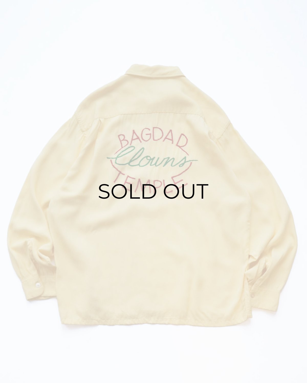 画像2: 〜60's TOWNCRAFT RAYON GABARDINE BACK EMBROIDERED LOOP COLLAR BOX SHIRT "BAGDAD TEMPLE Clowns" (2)