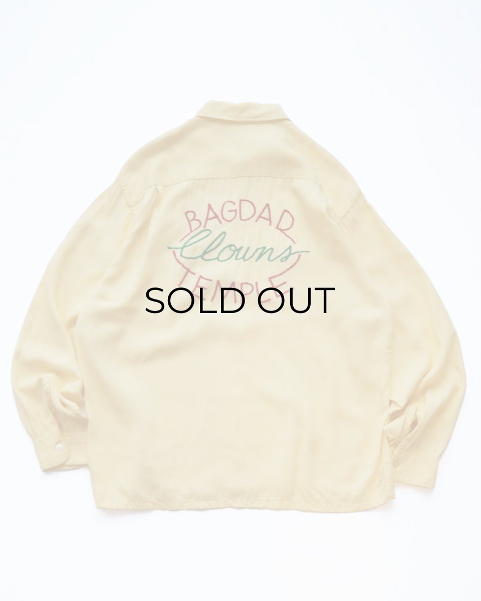 画像2: 〜60's TOWNCRAFT RAYON GABARDINE BACK EMBROIDERED LOOP COLLAR BOX SHIRT "BAGDAD TEMPLE Clowns" (2)