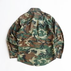 画像2: 〜80's FIVE BROTHER COTTON POLYESTER PRINT WOODLAND CAMOUFLAGE FLANNEL SHIRT "MADE IN USA" (2)